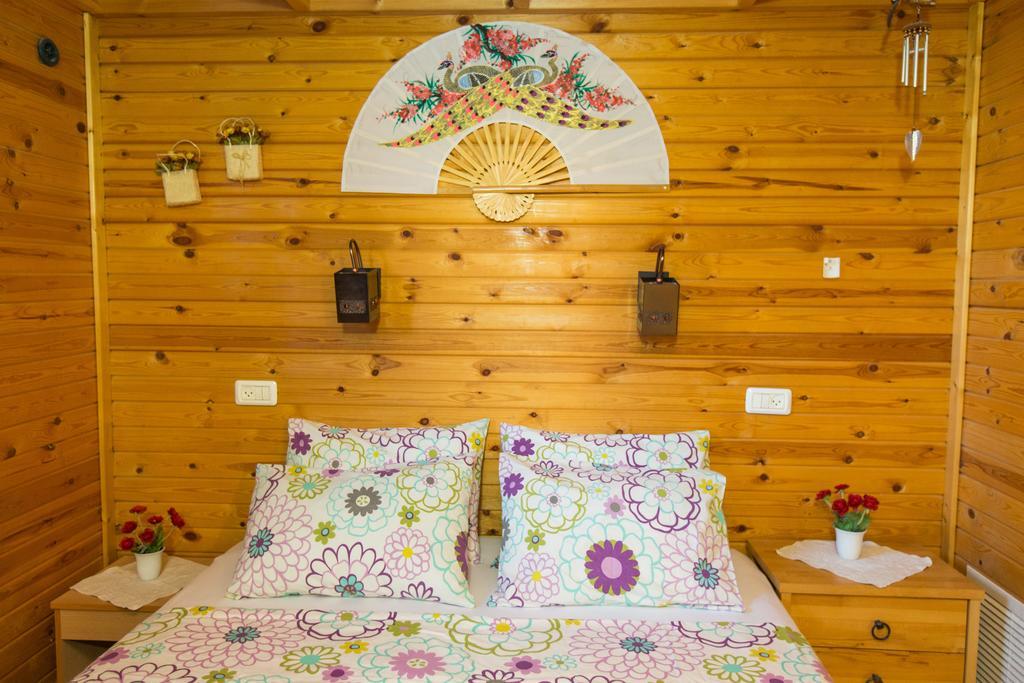 Leyad Hashmura Lodging Йесод-Амаала Экстерьер фото