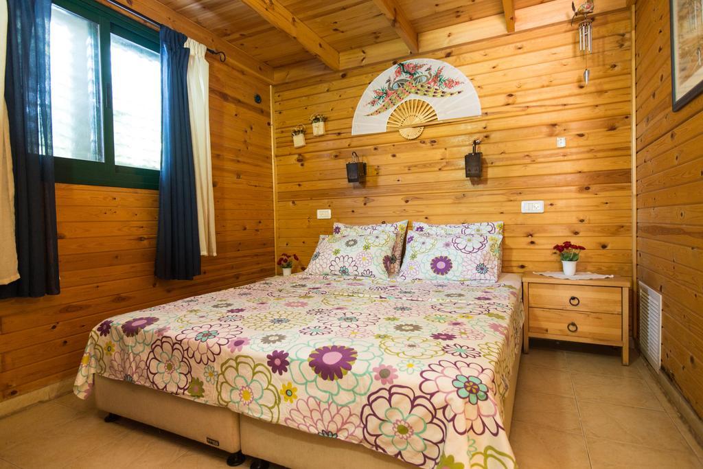 Leyad Hashmura Lodging Йесод-Амаала Экстерьер фото